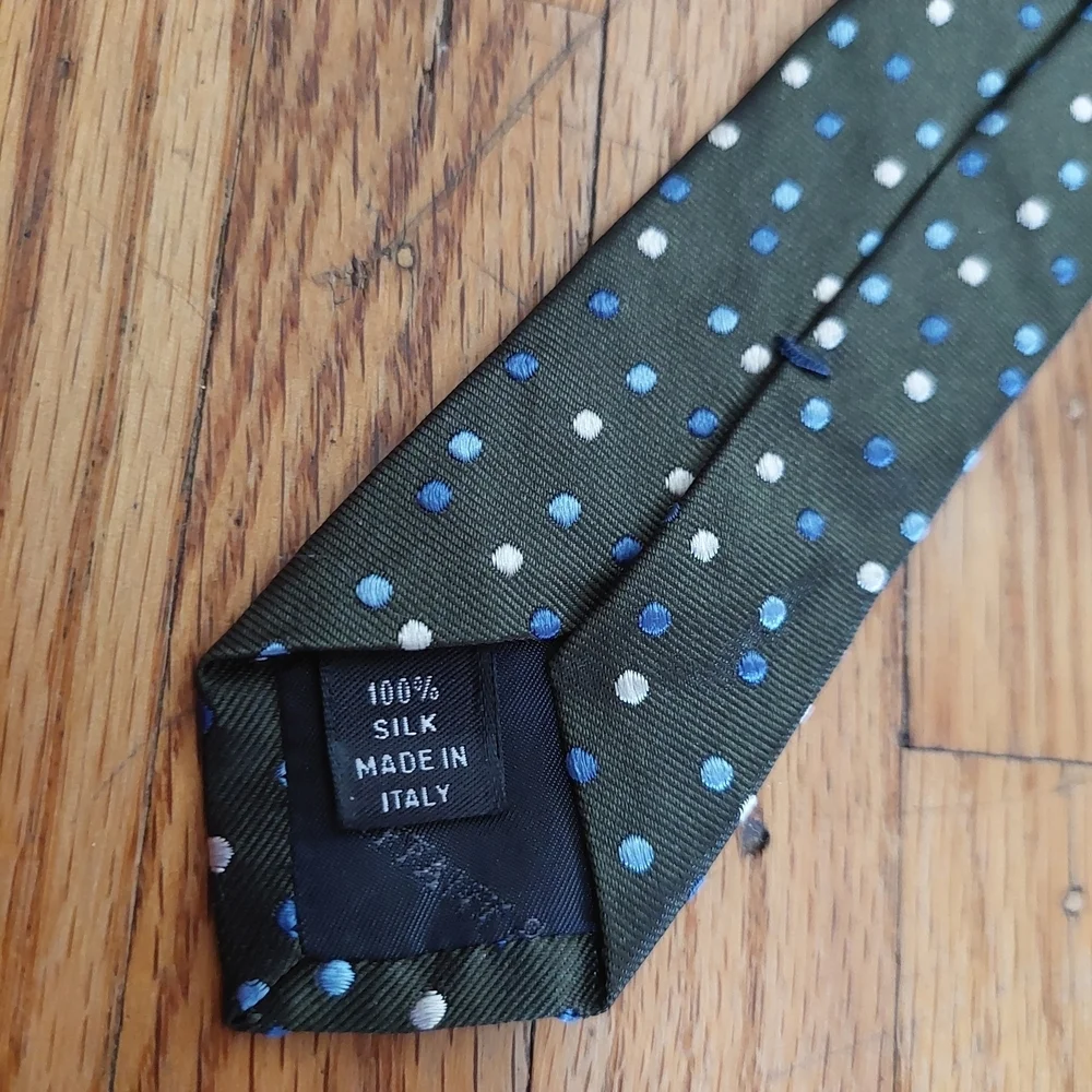 Polka Dot Tiffany & Co Neck TIE 100% SILK.  (Bag D)